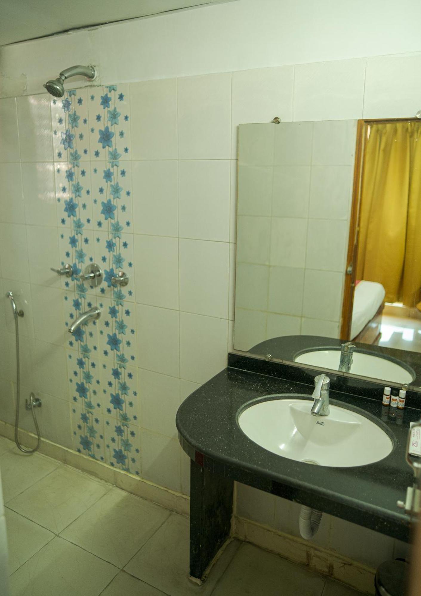 Hotel Ta-Tin Durgapur  Luaran gambar